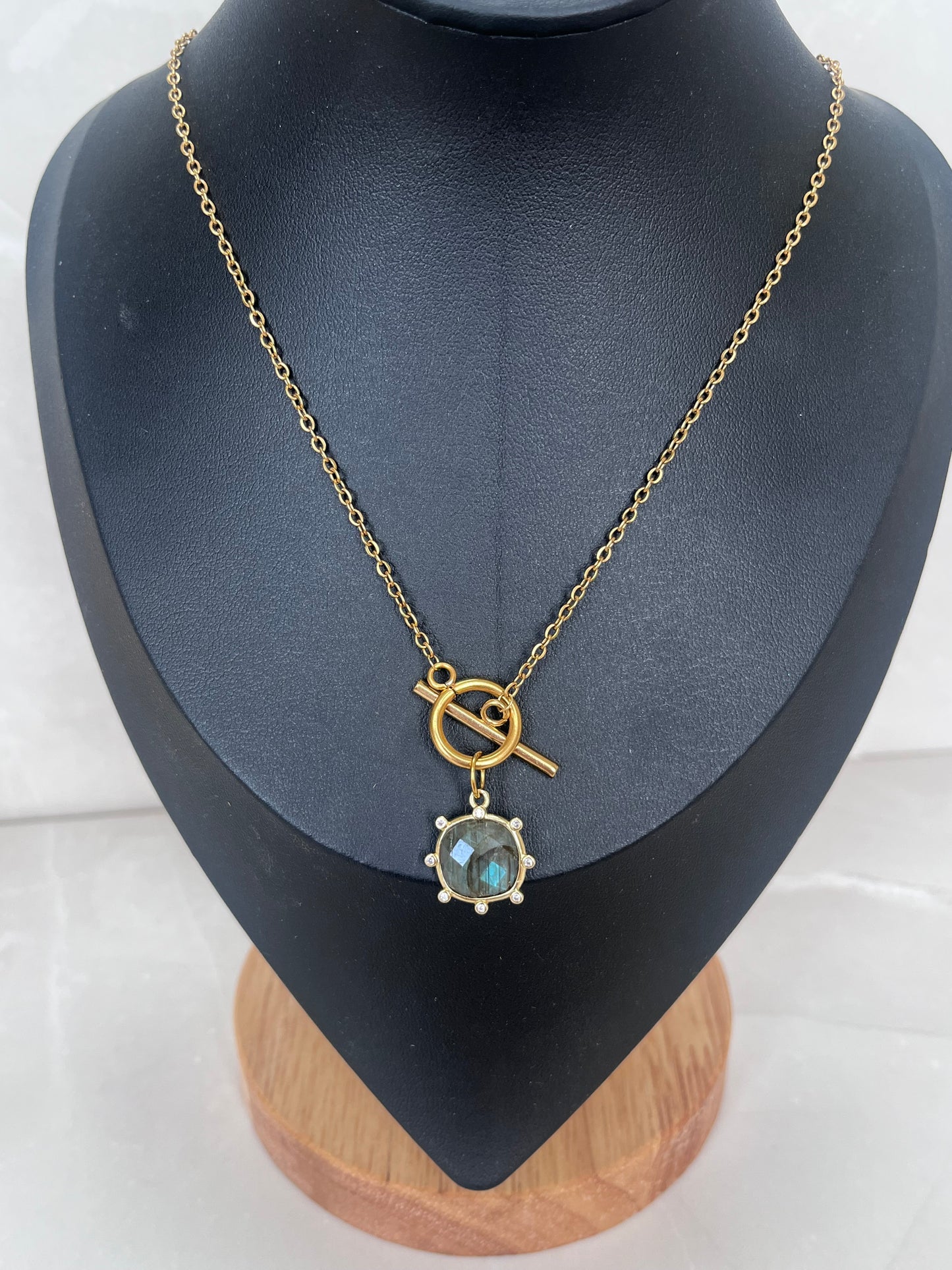 Semi-Precious Crystal T-Bar Necklace – Green Fluorite or Labradorite, Adjustable Gold Necklace, Healing Gemstone Jewellery Gift
